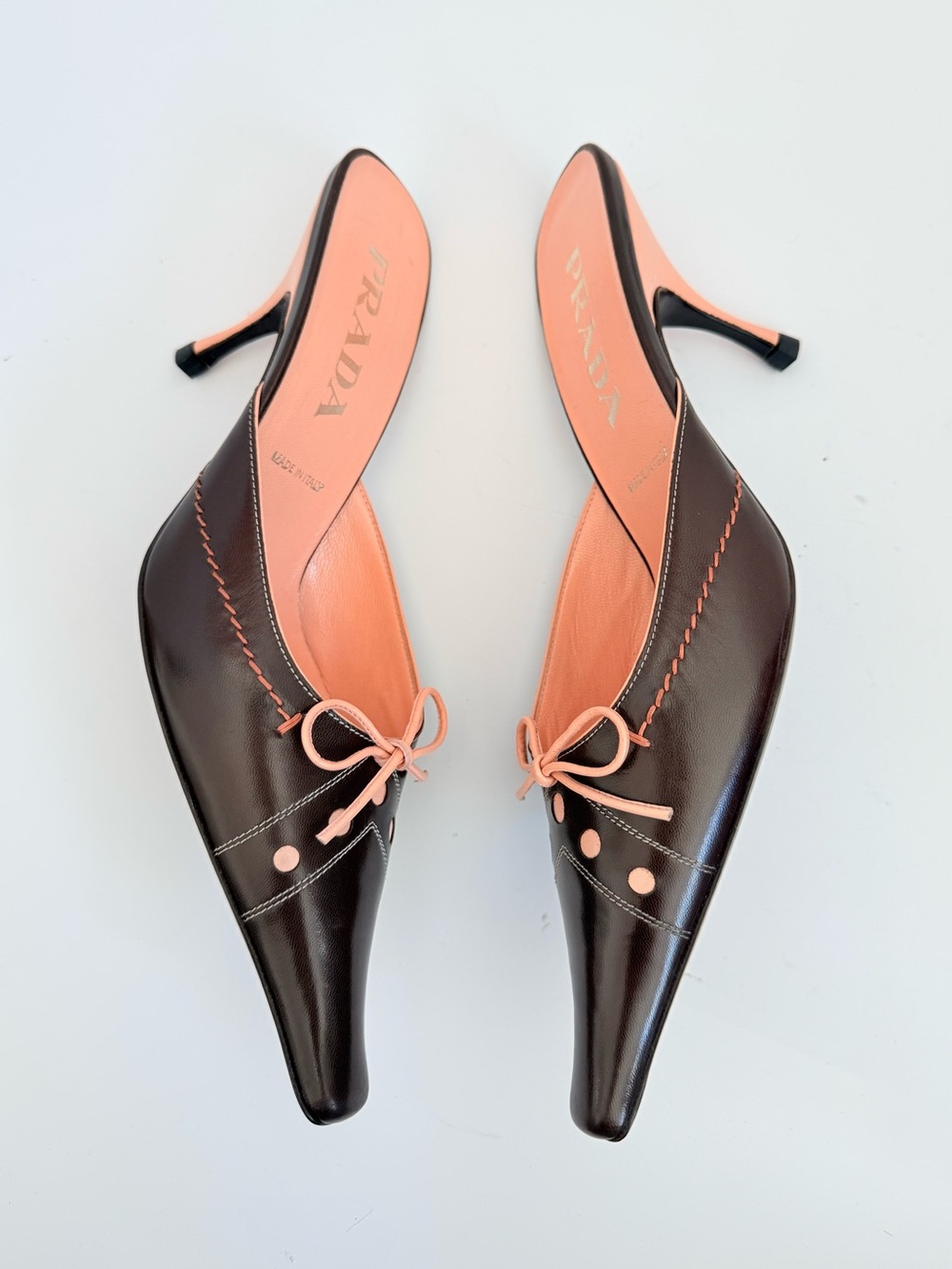 Prada SS 2002 Vintage Cacao Pink Bow Eyelet Leather Mules Heels 39 - Picture 3 of 12